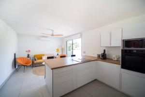 FRGK "BEL AZUR 1 BDR Luxury Sea View Parking AC WIFI HIGH SPEED "