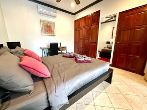 Secluded - 1 Bed Pool Villa - Near The Beach