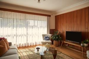 Ultimate 70s Charm near Geelong Waterfront and CBD