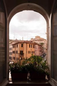 Historic 3BR Colosseum Apartment 160sqm for 9