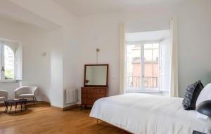 Historic 3BR Colosseum Apartment 160sqm for 9