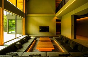 郷音 The Summit Club