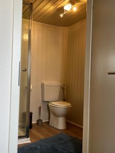 janu-homes - 1 Zimmer Apartment - 2 Betten, Kirchblick vom Kirchplatz