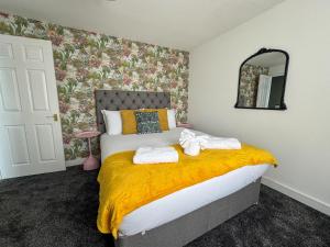 Cosy 3BR Flat With Free Parking Near Marina