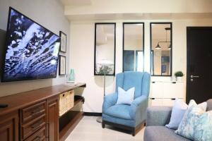 2BR Condo - Makati CBD, Sunset Views, 20mins to NAIA