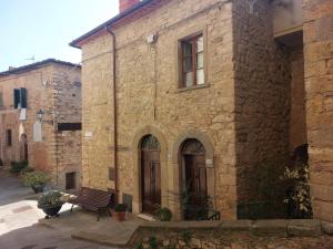 Tuscan Hilltop Getaway