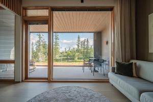 Arctic Luxury Gielas B3 Ski-in Ski-out by Aavalevi