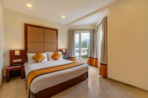 Sterling Ooty Fern Hill