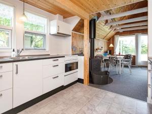 Seaside Serenity in Hummingen-By Traum