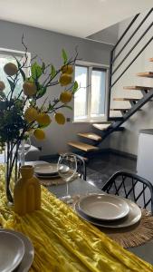 Дворівневий апартамент з кухнею N6