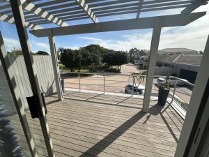 Sunset Links Golf Estate home, walk to Beach