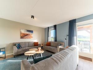 Detached villa with view, garden and privacy