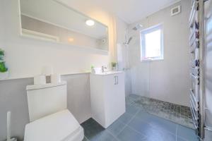 Stunning 2 Bedroom 6 Guest Flat by Anfield Stadium