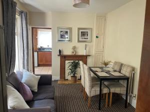 101 - Room 5 - Uplands