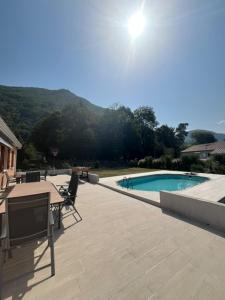 Maison de campagne dans les Pyrénées -option piscine en été
