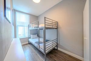 Stunning 2 Bedroom 6 Guest Flat by Anfield Stadium