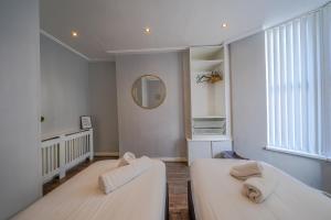 Stunning 1 Bedroom 4 Guest Flat by Anfield Stadium