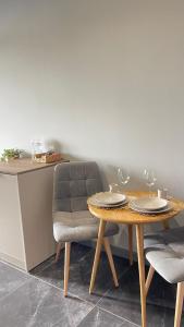 Просторий сучасний світлий номер N4