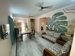 Yellow Bells Serviced Apartments Gachibowli