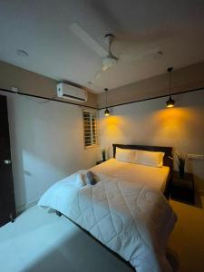 1 Bhk Service Apartments by Abhibha Stays Near Botanical Garden