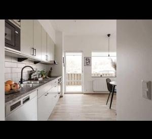 Lägenhet mitt i Kungshamn