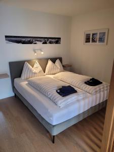 Central, newly renovated 2-room apartment