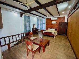 Cheshire Village - Beach Resort