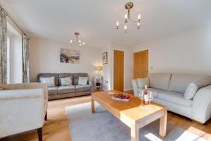3 Bed in Mumbles oc-hh386