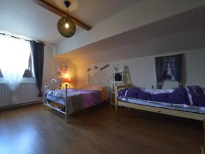 Waimes Retreat Near Forest