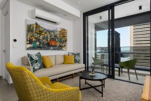 The Rubik Designer Apartment With Cloud Nine Views