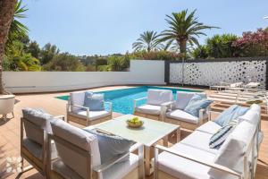 Villa Chic Romance by Abahana Villas