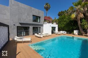 Villa Chic Romance by Abahana Villas