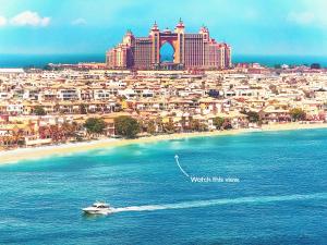 Atlantis View 1BR with Beachfront Access and Balcony