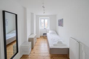 4-BR apartment with a balcony in Hellerup - 182