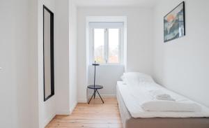 4-BR apartment with a balcony in Hellerup - 182