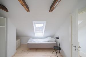 4-BR apartment with a balcony in Hellerup - 182