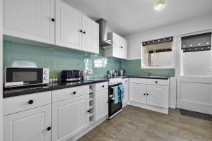 Finest Retreats - Sea Thrift at Widemouth Bay