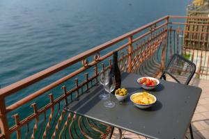 Grace Suite Wonderful Lakefront View