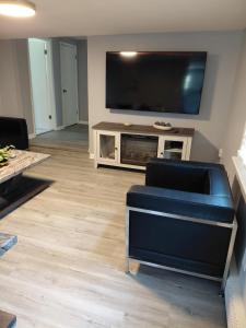 Cozy 2BR 1BA Single-Family Home Monroe, NJ