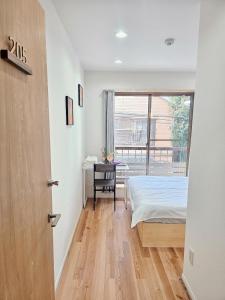 浅草花日美居 Asakusa Hanabi 205 Room Double Bed 4 min walk to Asakusa Temple Direct subway access to Narita Haneda Airport