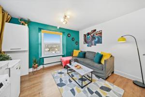 The Sunny Nook Loft - Vibrant Stay Hideaway