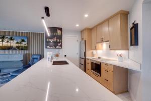 Bay Views - Flamingo on the Bay by SeaBreeze Vacation