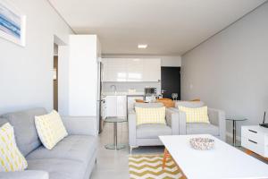 Beachfront 2 bed w swimming pool, Blouberg 54 Beach Break