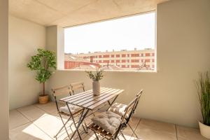 Premium Apartments with Garage by HostWise