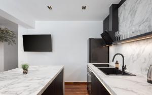 Glyfada Lux Suites Olive Glow by MPS