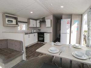 Gold Caravan 316