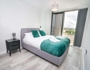 Light & Modern Central Birmingham 2 Bed Apartment