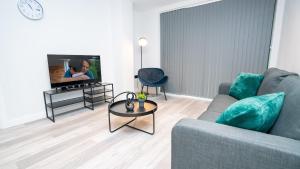 Light & Modern Central Birmingham 2 Bed Apartment