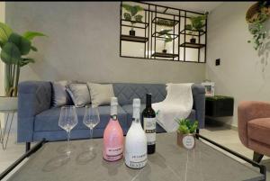 Casa Moderna Laureles con Jacuzzi y 7 Baños