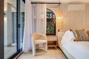 Flamingo Marina Private Beachfront Escape